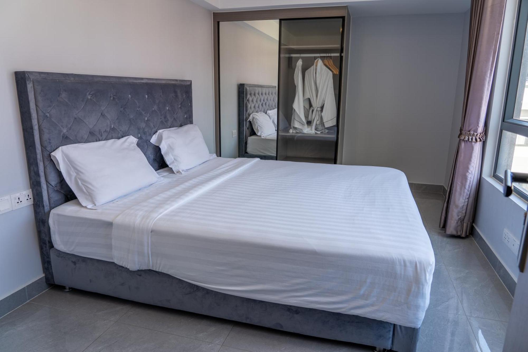 Parc21 Luxury Boutique Hotel Phnom Penh Exterior foto